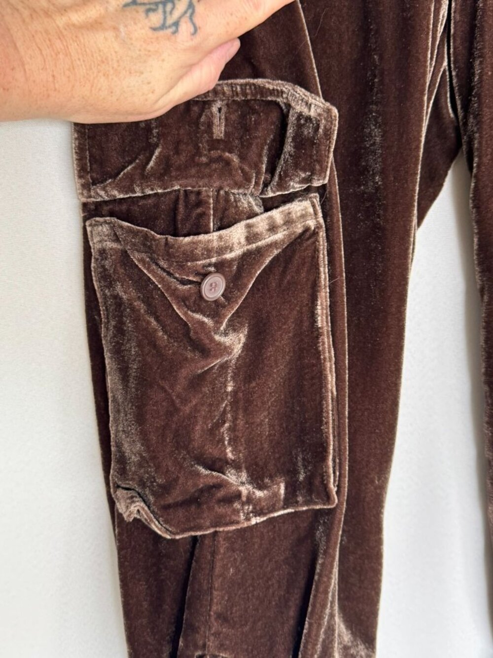Y2k Metro 7 Chocolate Brown Crushed Velvet Mid Rise Cargo Jogger Capris Size 6 - Picture 5 of 13